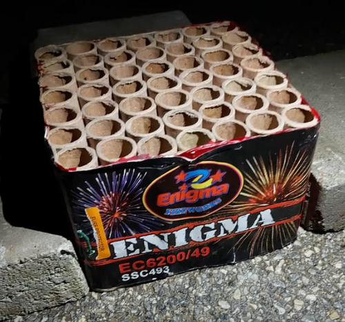 Baterie de Artificii 49 focuri 20 mm ENIGMA EC 6200/49